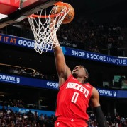 又一次打出了极高的正负值！火箭替补后场有时候还是很有作用的？